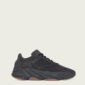 all black yeezy 700