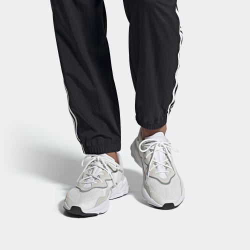 OZWEEGO 運動鞋- 白色| 男子| adidas(愛迪 