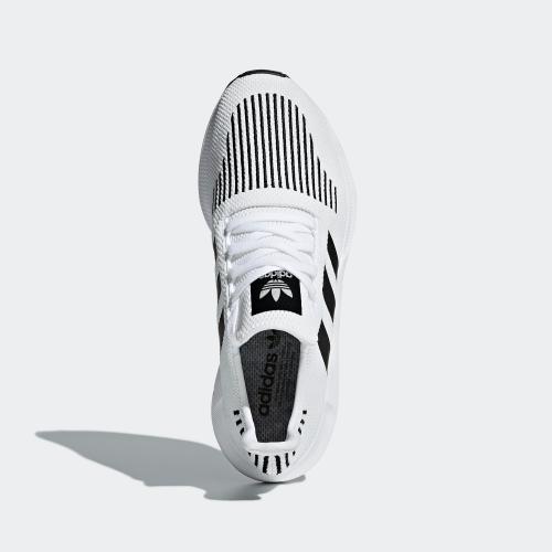 SWIFT RUN 運動鞋- 白色| 男子| adidas(愛 