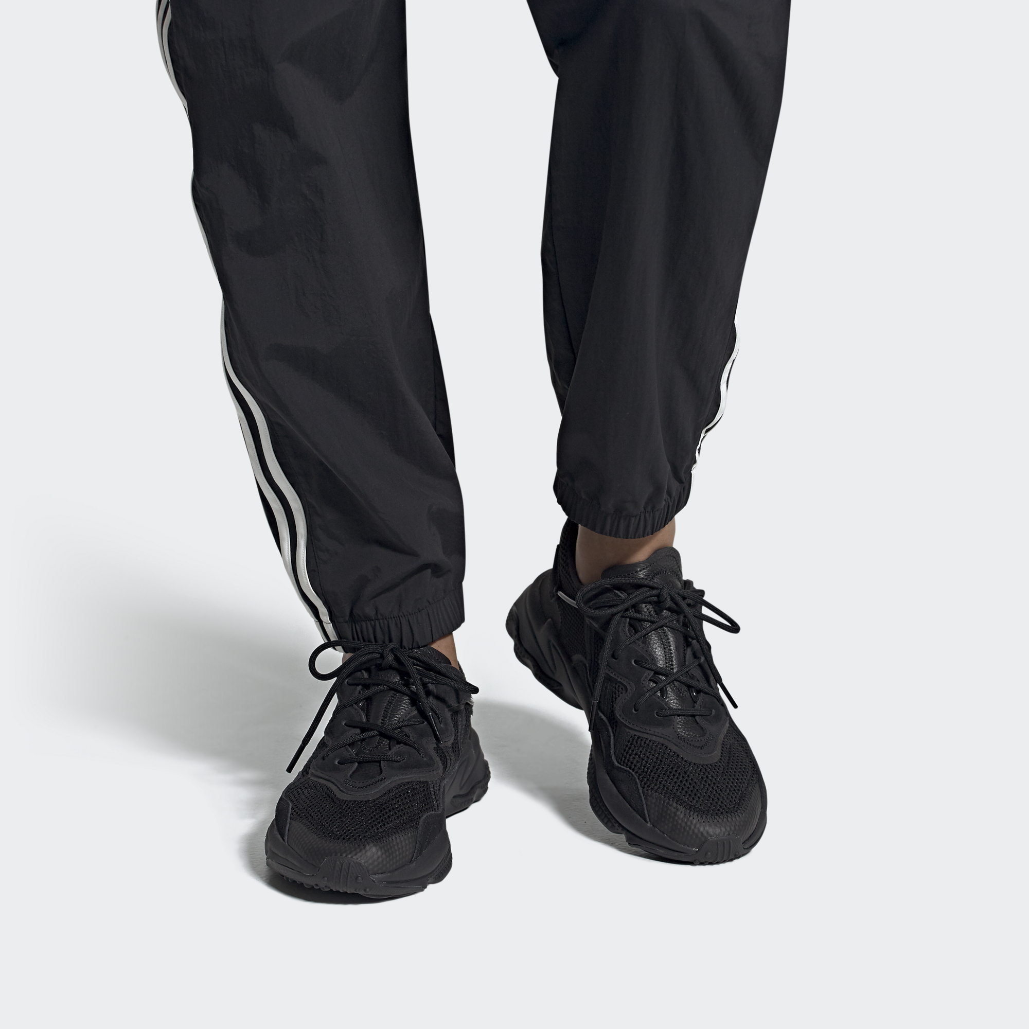 adidas originals ozweego all black