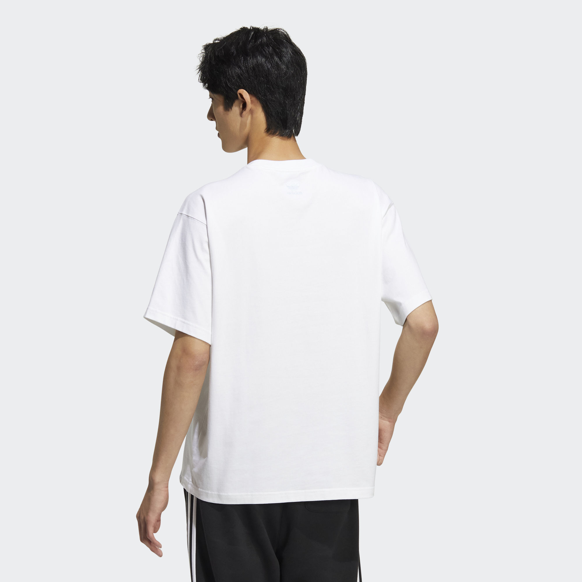 Y2K T恤- 白色| 女子,男子| adidas(愛迪達)香港官方網上商店