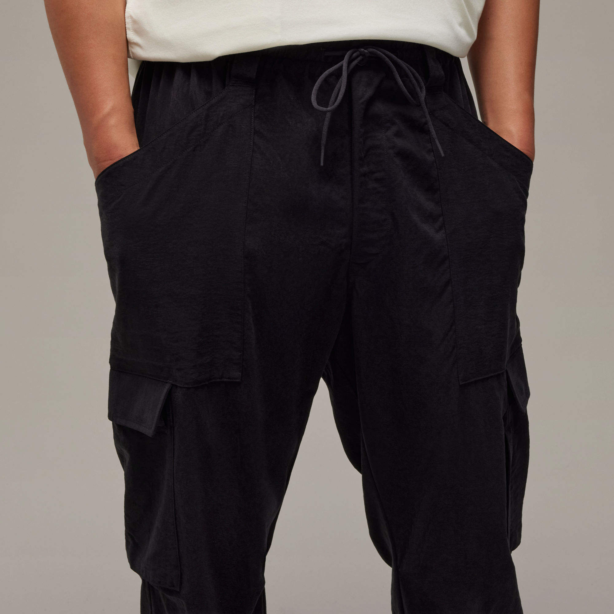 Y-3 洗水斜紋布束腳工裝長褲- 黑色| 男子| adidas(愛迪達)香港官方網上商店